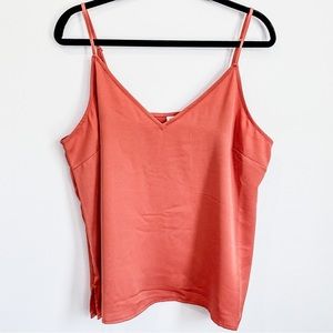 Women’s salmon color v-neck tank - XL